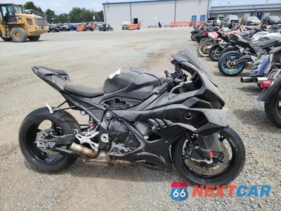 2025 BMW S 1000 RR WB10P2308S6L33014 - główne zdjęcie licytacji z USA - miniatura