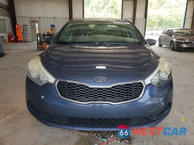 Piąte zdjęcie samochodu w środku: 2014 KIA FORTE LX VIN:KNAFX4A61E5147175 - miniatura