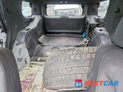 Zdjęcie 10 z 13 samochodu: 2022 CHEVROLET TAHOE C1500 VIN:1GNSCLED6NR247787 - miniatura