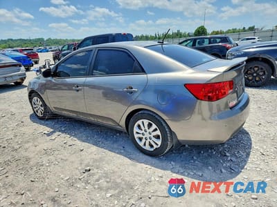 Drugie zdjęcie samochodu z przodu: 2011 KIA FORTE EX VIN:KNAFU4A2XB5457147 - miniatura