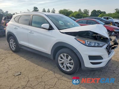 Czwarte zdjęcie samochodu z boku: 2019 HYUNDAI TUCSON VALUE VIN:KM8J3CA49KU985100 - miniatura