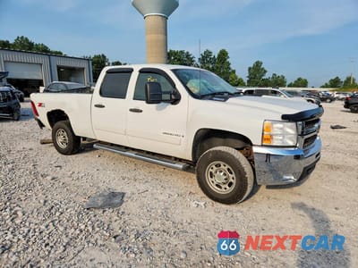 Czwarte zdjęcie samochodu z boku: 2008 CHEVROLET SILVERADO K2500 HEAVY DUTY VIN:1GCHK23678F108729 - miniatura