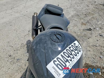 Piąte zdjęcie samochodu w środku: 2002 YAMAHA YZFR1 VIN:JYARN10E42A004619 - miniatura