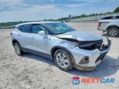 Czwarte zdjęcie samochodu z boku: 2020 CHEVROLET BLAZER 3LT VIN:3GNKBDRS3LS624443 - miniatura