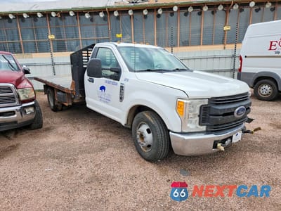 Czwarte zdjęcie samochodu z boku: 2017 FORD F350 SUPER DUTY VIN:1FDRF3G61HEE06350 - miniatura