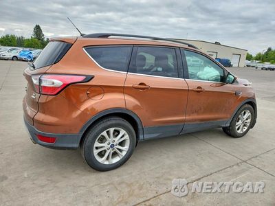 Trzecie zdjęcie samochodu z tyłu: 2017 FORD ESCAPE SE VIN:1FMCU0GD3HUC67188 - miniatura