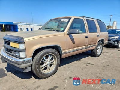 1995 CHEVROLET TAHOE C1500 1GNEC13K9SJ378838 - główne zdjęcie licytacji z USA - miniatura