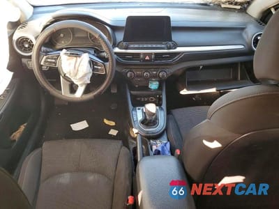 Zdjęcie 8 z 12 samochodu: 2020 KIA FORTE LXS VIN:3KPF24AD1LE242482 - miniatura