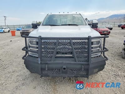 Piąte zdjęcie samochodu w środku: 2024 FORD F350 SUPER DUTY VIN:1FT8W3BMXREC60487 - miniatura