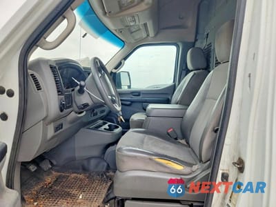 Zdjęcie 7 z 13 samochodu: 2014 NISSAN NV2500 DELIVERY VAN VIN:1N6BF0LY2EN110466 - miniatura