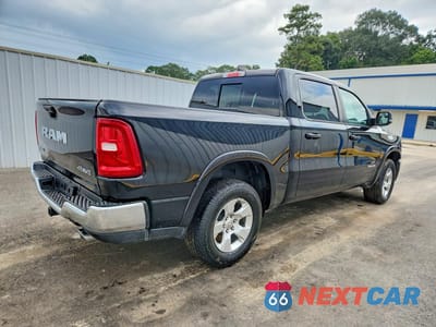 Trzecie zdjęcie samochodu z tyłu: 2025 RAM 1500 BIG HORN/LONE STAR VIN:1C6SRFFP7SN581211 - miniatura
