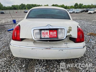 Zdjęcie 6 z 12 samochodu: 2002 LINCOLN TOWN CAR SIGNATURE VIN:1LNHM82W12Y668350 - miniatura