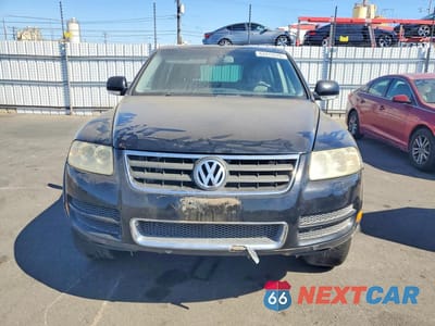 Piąte zdjęcie samochodu w środku: 2004 VOLKSWAGEN TOUAREG TDI 5.0 VIN:WVGPZ77L04D086515 - miniatura