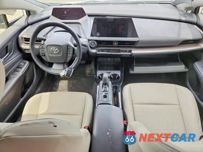 Zdjęcie 8 z 13 samochodu: 2023 TOYOTA PRIUS XLE VIN:JTDADABU6P3003850 - miniatura