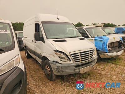 Czwarte zdjęcie samochodu z boku: 2011 FREIGHTLINER SPRINTER 3500 DELIVERY VAN VIN:WDYPF0CC0B5532653 - miniatura