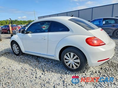 Drugie zdjęcie samochodu z przodu: 2012 VOLKSWAGEN BEETLE VIN:3VWJX7AT1CM648639 - miniatura