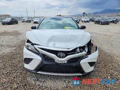 Piąte zdjęcie samochodu w środku: 2019 TOYOTA CAMRY XSE VIN:4T1B61HK6KU259375 - miniatura