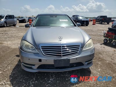 Piąte zdjęcie samochodu w środku: 2012 MERCEDES-BENZ S 550 VIN:WDDNG7DB4CA437719 - miniatura