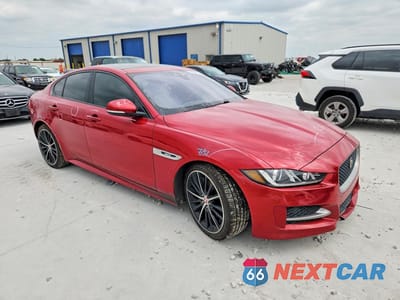 Czwarte zdjęcie samochodu z boku: 2018 JAGUAR XE R - SPORT VIN:SAJAF4FX7JCP37728 - miniatura