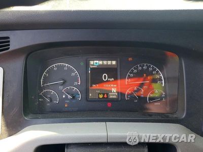 Zdjęcie 8 z 10 samochodu: 2026 FREIGHTLINER CASCADIA 126 SEMI TRUCK VIN:3AKJHHDR1TSWL2266 - miniatura