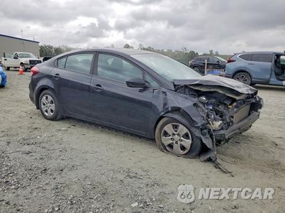 Czwarte zdjęcie samochodu z boku: 2018 KIA FORTE LX VIN:3KPFK4A71JE258480 - miniatura