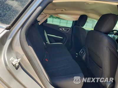 Zdjęcie 10 z 12 samochodu: 2015 CHRYSLER 200 LIMITED VIN:1C3CCCAB0FN641817 - miniatura