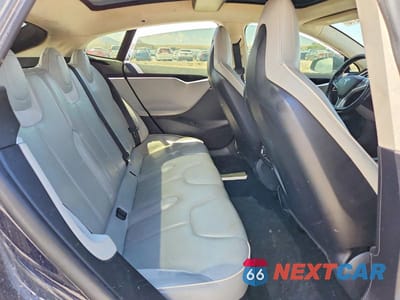 Zdjęcie 10 z 12 samochodu: 2013 TESLA MODEL S VIN:5YJSA1DP1DFP06274 - miniatura