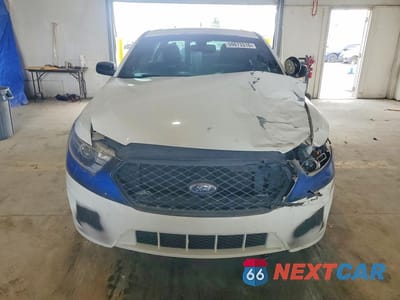 Piąte zdjęcie samochodu w środku: 2018 FORD TAURUS POLICE INTERCEPTOR VIN:1FAHP2MK1JG114741 - miniatura