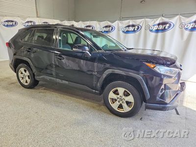 Czwarte zdjęcie samochodu z boku: 2019 TOYOTA RAV4 XLE VIN:2T3P1RFV6KW038219 - miniatura