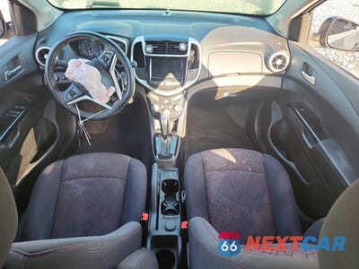 Zdjęcie 8 z 12 samochodu: 2020 CHEVROLET SONIC LT VIN:1G1JD6SB8L4126185 - miniatura