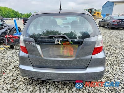 Zdjęcie 6 z 12 samochodu: 2013 HONDA FIT VIN:JHMGE8H36DC077973 - miniatura