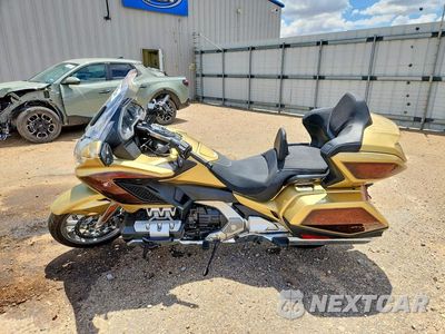 Trzecie zdjęcie samochodu z tyłu: 2025 HONDA GL1800 D VIN:JH2SC7959SK701416 - miniatura