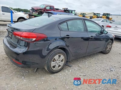 Trzecie zdjęcie samochodu z tyłu: 2018 KIA FORTE LX VIN:3KPFK4A76JE277042 - miniatura