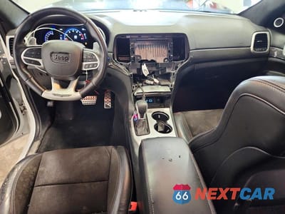 Zdjęcie 8 z 13 samochodu: 2020 JEEP GRAND CHEROKEE TRACKHAWK VIN:1C4RJFN91LC414714 - miniatura