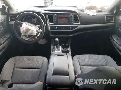 Zdjęcie 8 z 12 samochodu: 2019 TOYOTA HIGHLANDER LE VIN:5TDBZRFH0KS718860 - miniatura