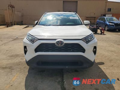 Piąte zdjęcie samochodu w środku: 2021 TOYOTA RAV4 XLE VIN:2T3W1RFV1MC153830 - miniatura