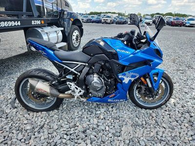 2024 SUZUKI GSX800 F JS1EM13B6R7102219 - główne zdjęcie licytacji z USA - miniatura