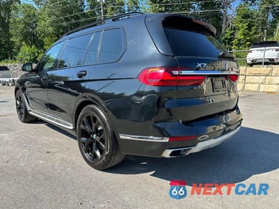 Drugie zdjęcie samochodu z przodu: 2021 BMW X7 XDRIVE40I VIN:5UXCW2C03M9H82428 - miniatura