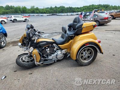 Trzecie zdjęcie samochodu z tyłu: 2017 HARLEY-DAVIDSON FLHTCUTG TRI GLIDE ULTRA VIN:1HD1MAD1XHB854395 - miniatura