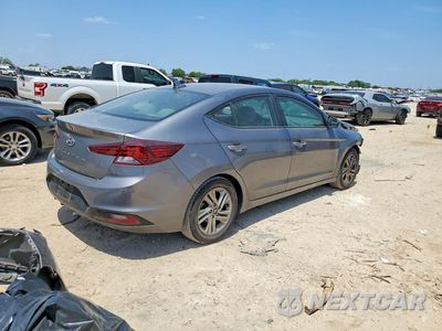 Trzecie zdjęcie samochodu z tyłu: 2020 HYUNDAI ELANTRA SEL VIN:5NPD84LF3LH544050 - miniatura