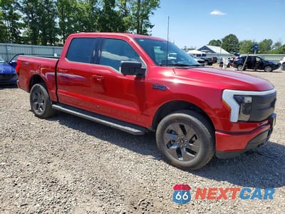 Czwarte zdjęcie samochodu z boku: 2025 FORD F150 LIGHTNING XLT VIN:1FT6W3LU7SWG12172 - miniatura