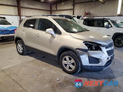 Czwarte zdjęcie samochodu z boku: 2016 CHEVROLET TRAX 1LT VIN:3GNCJPSB9GL170959 - miniatura