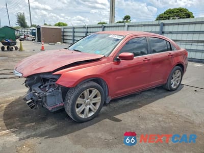 2013 CHRYSLER 200 LX 1C3CCBAB2DN697880 - główne zdjęcie licytacji z USA - miniatura