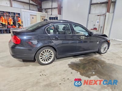 Trzecie zdjęcie samochodu z tyłu: 2011 BMW 328 XI VIN:WBAPK7C50BA463601 - miniatura