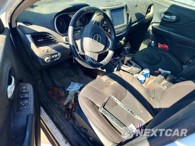 Zdjęcie 8 z 13 samochodu: 2016 JEEP CHEROKEE LATITUDE VIN:1C4PJLCB3GW274438 - miniatura