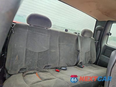 Zdjęcie 10 z 12 samochodu: 2006 CHEVROLET SILVERADO K1500 VIN:1GCEK19B26Z187045 - miniatura