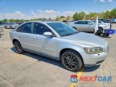 Czwarte zdjęcie samochodu z boku: 2007 VOLVO S40 T5 VIN:YV1MH682372287782 - miniatura