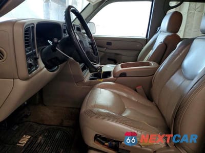 Zdjęcie 7 z 13 samochodu: 2005 CHEVROLET SUBURBAN C1500 VIN:3GNEC16Z55G165934 - miniatura