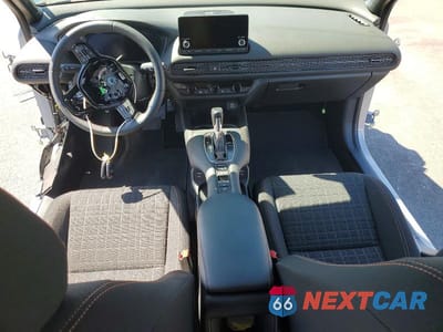 Zdjęcie 8 z 13 samochodu: 2025 HONDA HR-V SPORT VIN:3CZRZ2H57SM725405 - miniatura