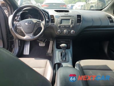 Zdjęcie 8 z 12 samochodu: 2016 KIA FORTE KOUP SX VIN:KNAFZ6A3XG5580508 - miniatura